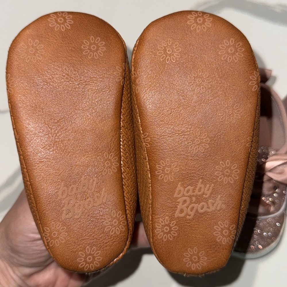 Two Pair Girls Baby Toddler Osh Kosh Soft Shoes 4 - Picture 4 of 5